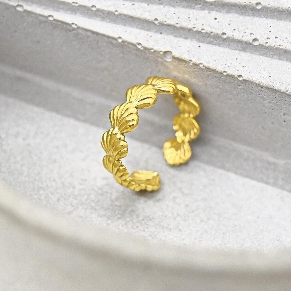 Gold Seashell Ring - Picture 3 of 7